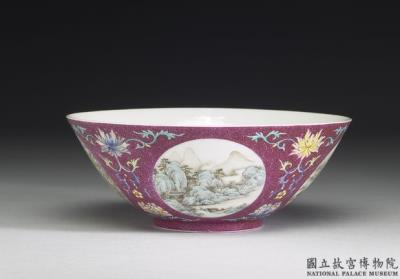 图片[2]-Pair of soup bowls in yang-ts’ai enamels with incised red ground pattern of flower brocade and landscape décor 1743 (Ch’ien-lung reign)-China Archive